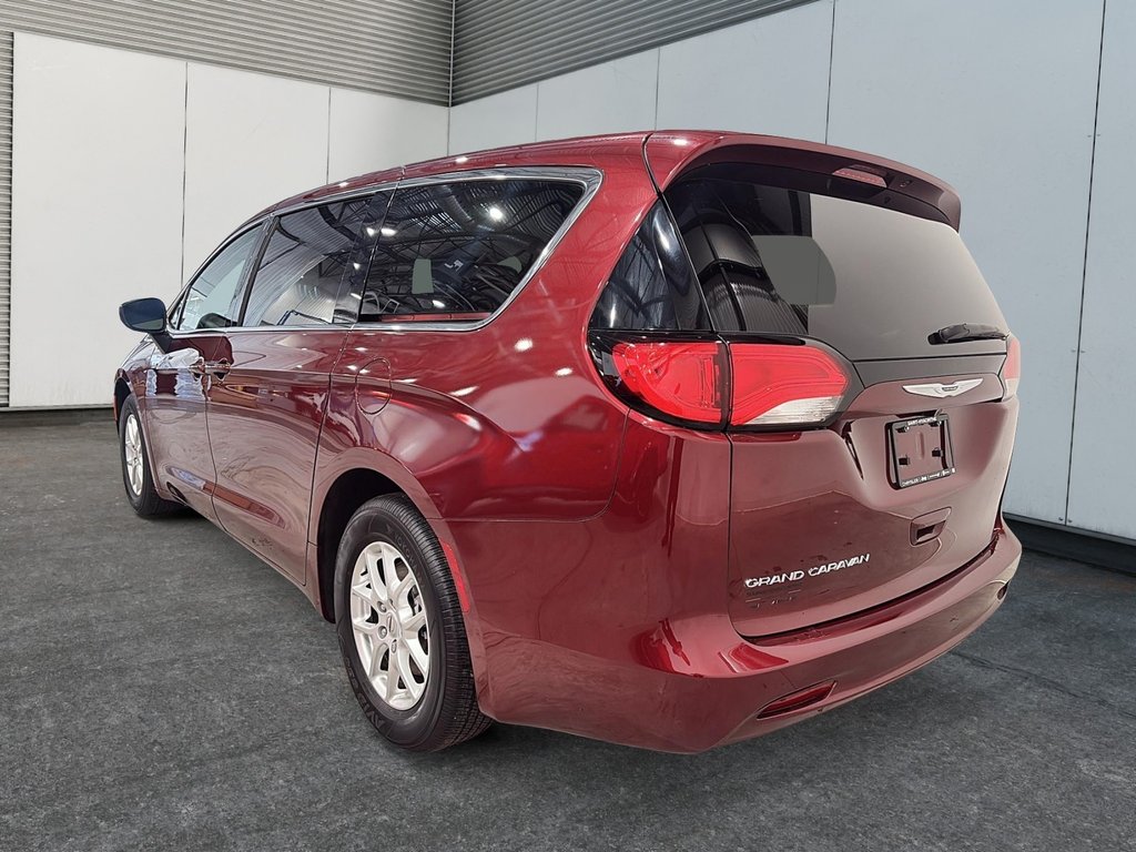 2022 Chrysler Grand Caravan SXT in Saint-Hyacinthe, Quebec - 4 - w1024h768px