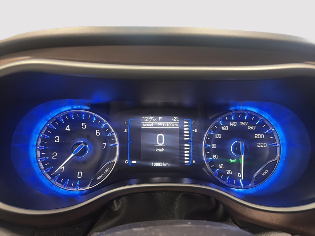 2024 Chrysler Grand Caravan SXT in Saint-Hyacinthe, Quebec - 11 - w1024h768px