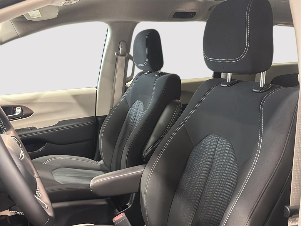 Chrysler Grand Caravan SXT 2024 à Saint-Hyacinthe, Québec - 7 - w1024h768px