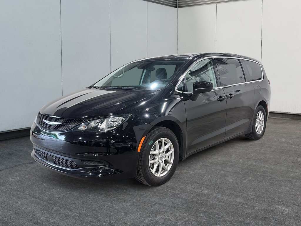 Chrysler Grand Caravan SXT 2024 à Saint-Hyacinthe, Québec - 1 - w1024h768px