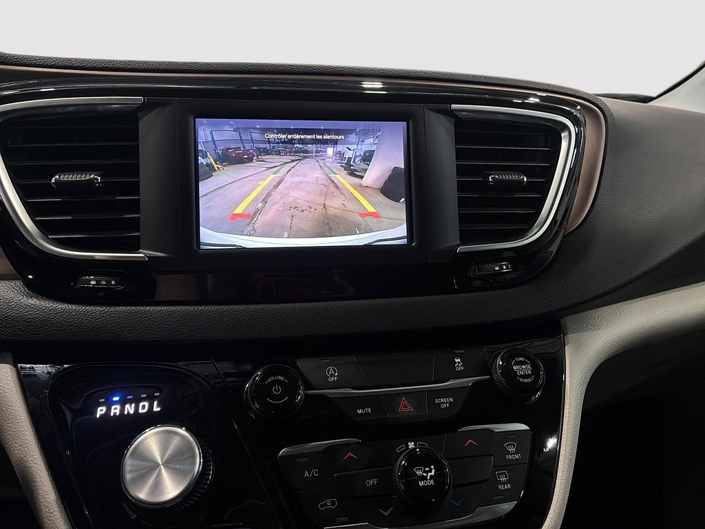 2024 Chrysler Grand Caravan SXT in Saint-Hyacinthe, Quebec - 15 - w1024h768px