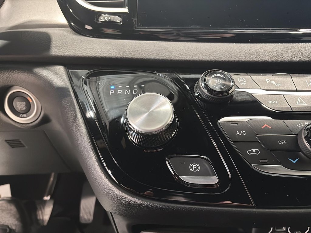 2025 Chrysler Grand Caravan SXT in Saint-Hyacinthe, Quebec - 12 - w1024h768px