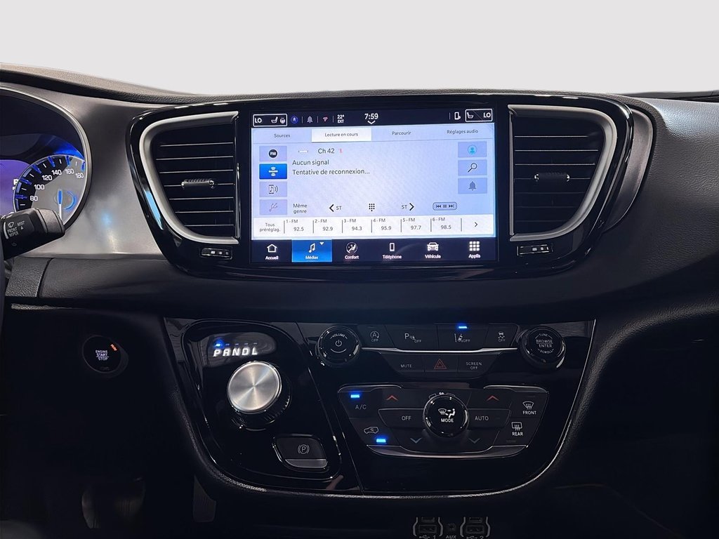 2025 Chrysler Grand Caravan SXT in Saint-Hyacinthe, Quebec - 11 - w1024h768px