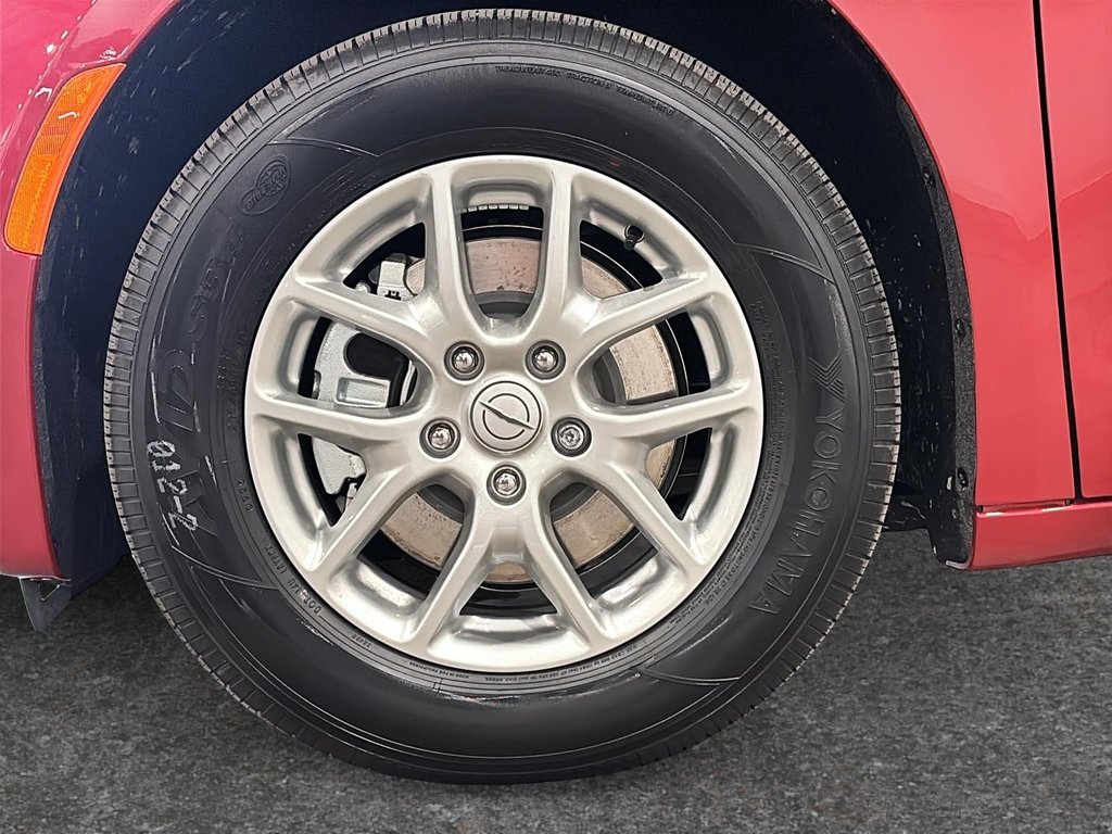 2025 Chrysler Grand Caravan SXT in Saint-Hyacinthe, Quebec - 6 - w1024h768px