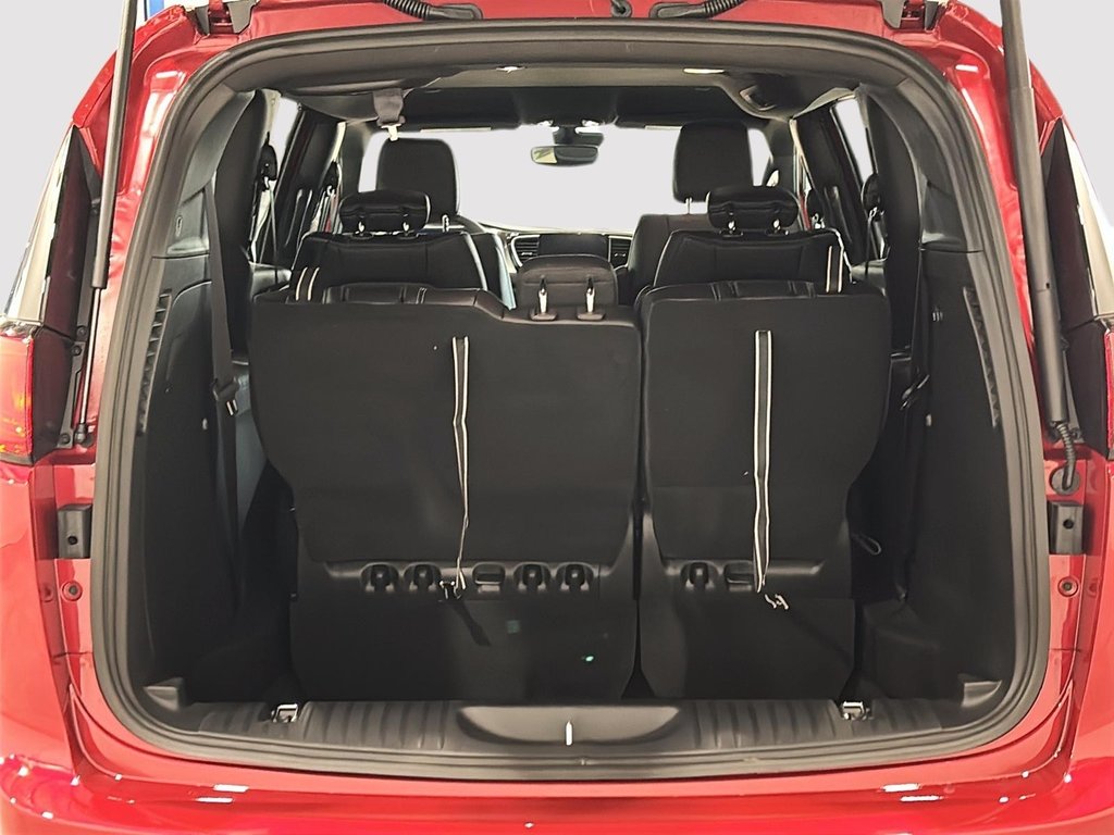 2025 Chrysler Grand Caravan SXT in Saint-Hyacinthe, Quebec - 5 - w1024h768px