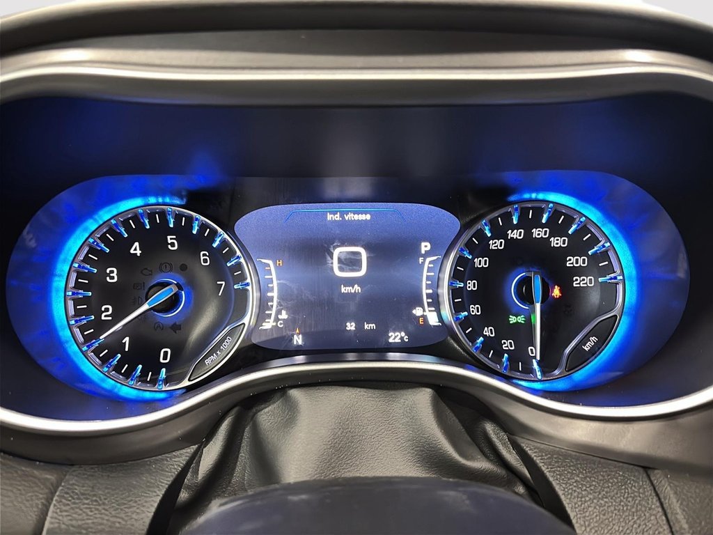 2025 Chrysler Grand Caravan SXT in Saint-Hyacinthe, Quebec - 10 - w1024h768px