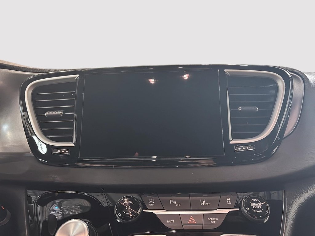 2025 Chrysler Grand Caravan SXT in Saint-Hyacinthe, Quebec - 11 - w1024h768px