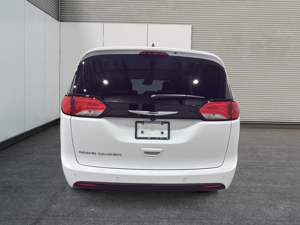 2026 Chrysler Grand Caravan SXT in Saint-Hyacinthe, Quebec - 3 - w1024h768px