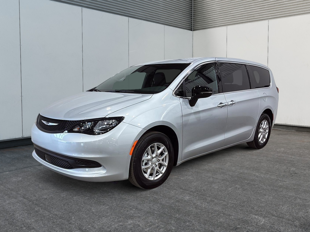 2026 Chrysler Grand Caravan SXT in Saint-Hyacinthe, Quebec - 1 - w1024h768px