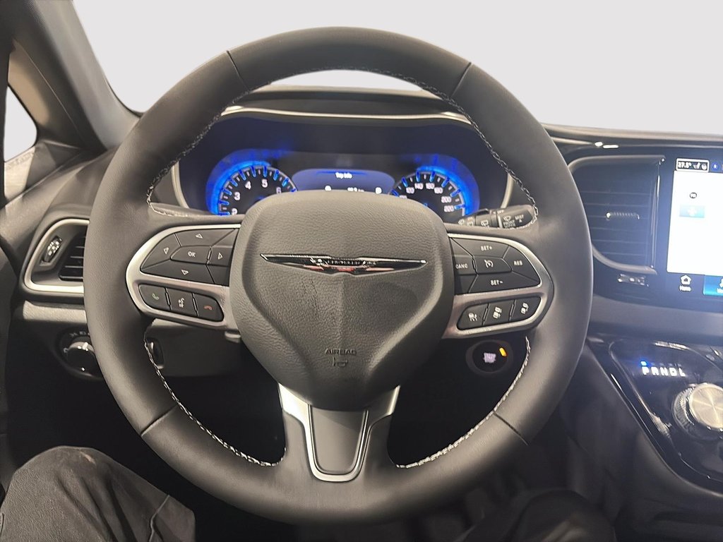 2026 Chrysler Grand Caravan SXT in Saint-Hyacinthe, Quebec - 12 - w1024h768px