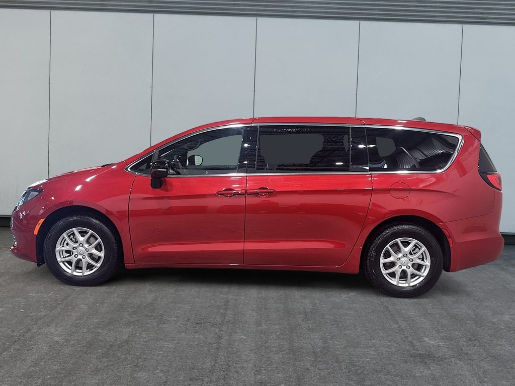 2026 Chrysler Grand Caravan SXT in Saint-Hyacinthe, Quebec - 5 - w1024h768px