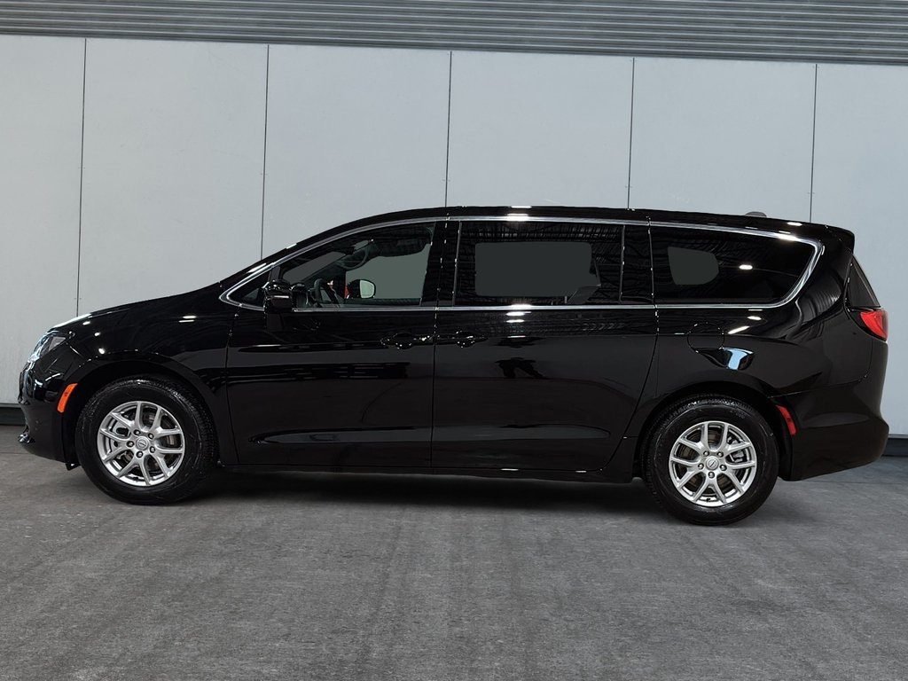 2026 Chrysler Grand Caravan SXT in Saint-Hyacinthe, Quebec - 5 - w1024h768px