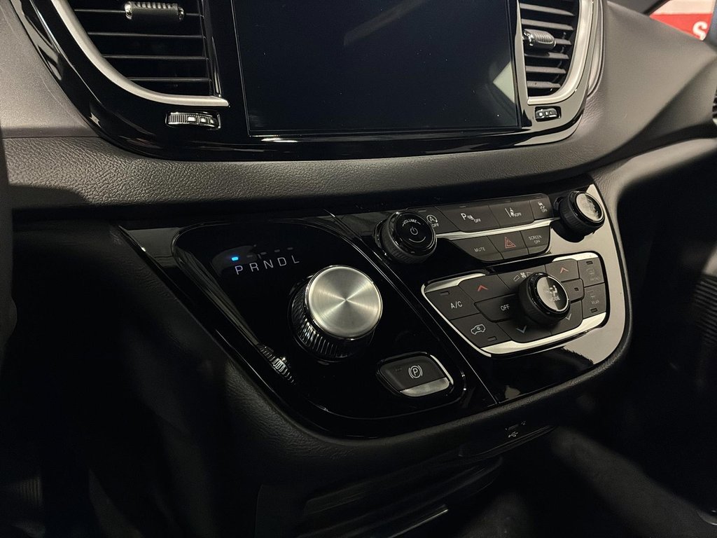 2026 Chrysler Grand Caravan SXT in Saint-Hyacinthe, Quebec - 13 - w1024h768px