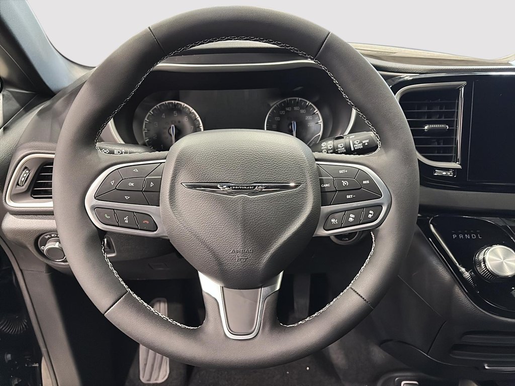 2026 Chrysler Grand Caravan SXT in Saint-Hyacinthe, Quebec - 11 - w1024h768px