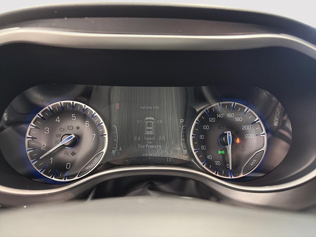 2026 Chrysler Grand Caravan SXT in Saint-Hyacinthe, Quebec - 12 - w1024h768px