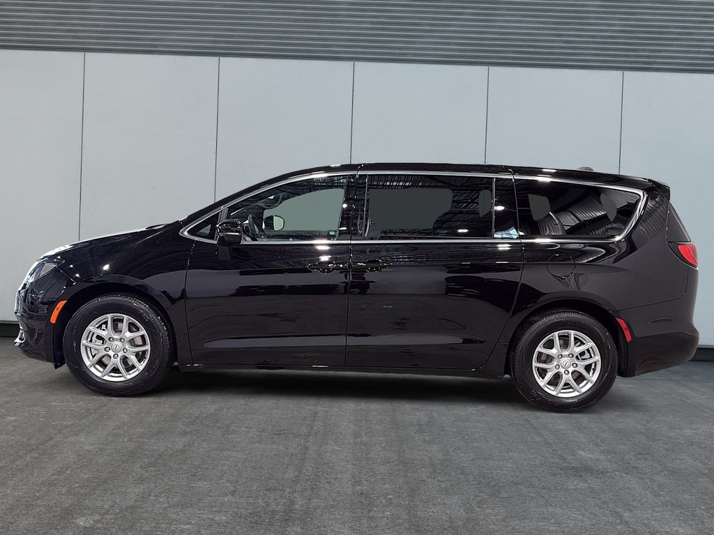 2026 Chrysler Grand Caravan SXT in Saint-Hyacinthe, Quebec - 5 - w1024h768px