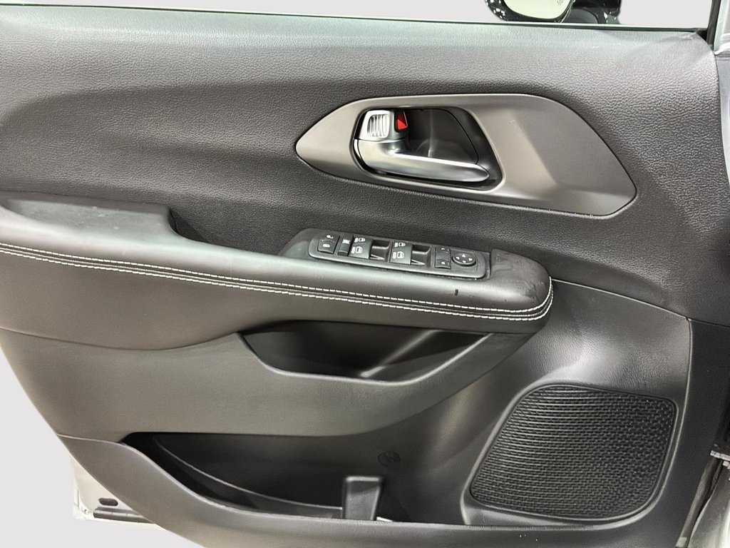 2026 Chrysler Grand Caravan SXT in Saint-Hyacinthe, Quebec - 10 - w1024h768px