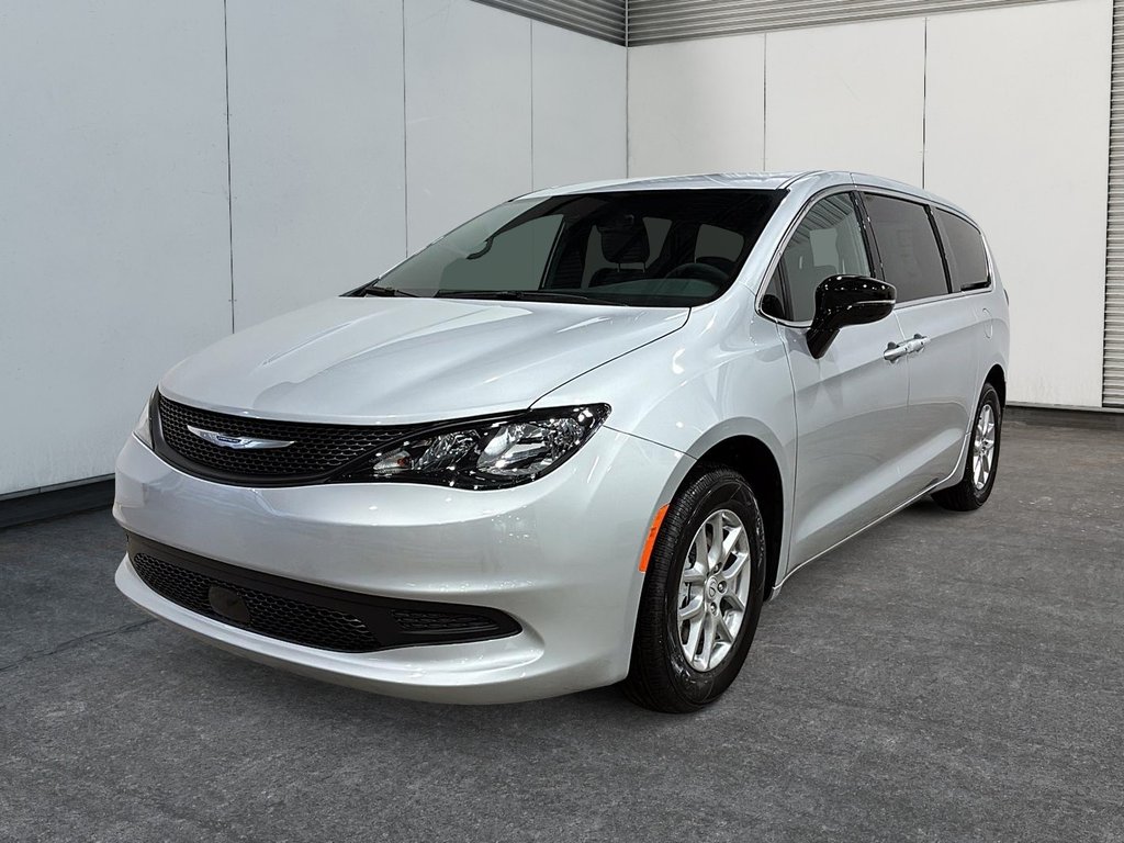 2026 Chrysler Grand Caravan SXT in Saint-Hyacinthe, Quebec - 1 - w1024h768px