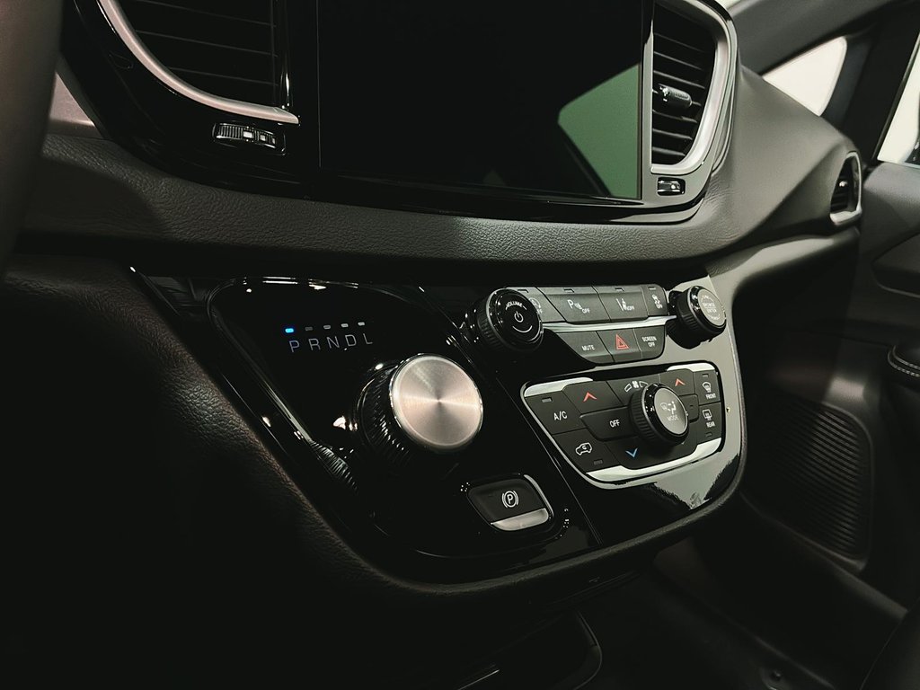 2026 Chrysler Grand Caravan SXT in Saint-Hyacinthe, Quebec - 13 - w1024h768px