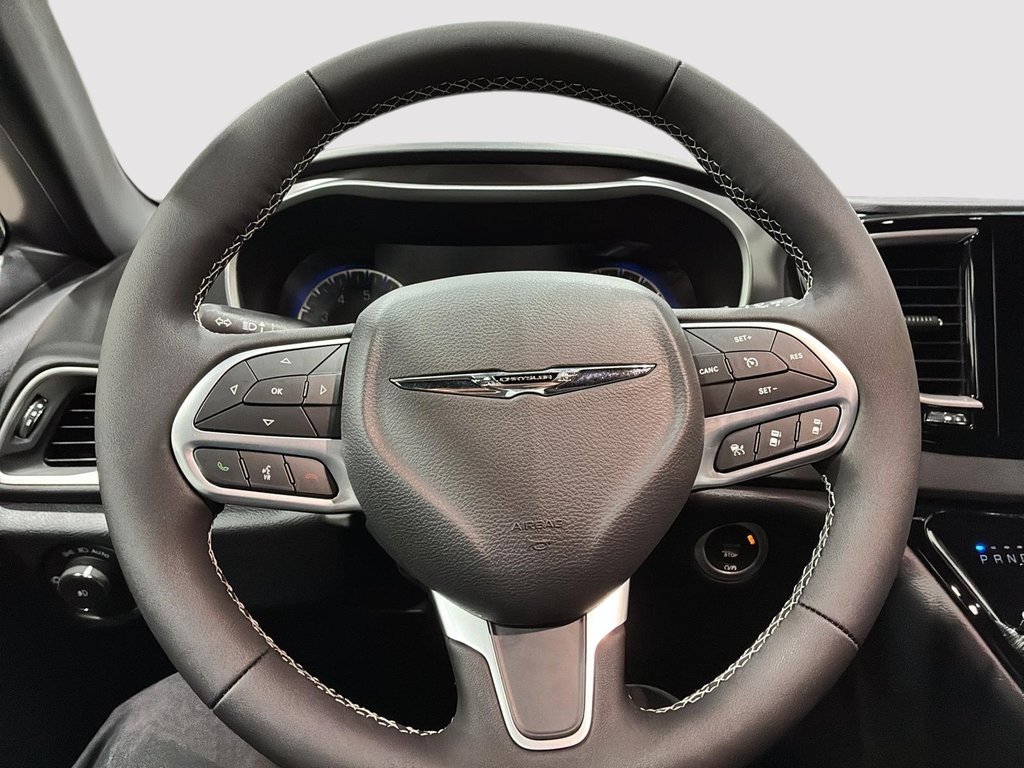 2026 Chrysler Grand Caravan SXT in Saint-Hyacinthe, Quebec - 11 - w1024h768px