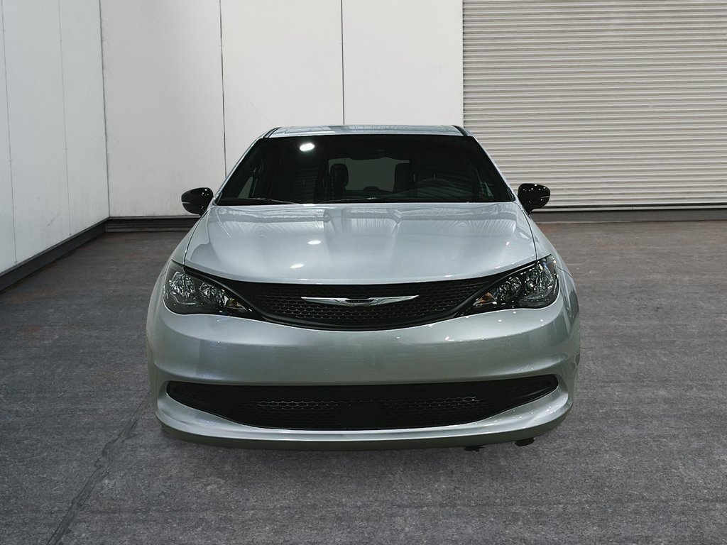 2026 Chrysler Grand Caravan SXT in Saint-Hyacinthe, Quebec - 2 - w1024h768px