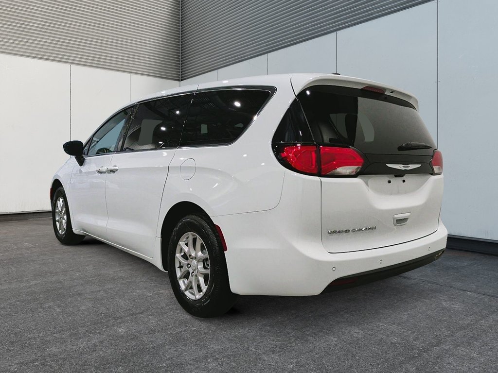 Chrysler Grand Caravan SXT 2027 à Saint-Hyacinthe, Québec - 4 - w1024h768px