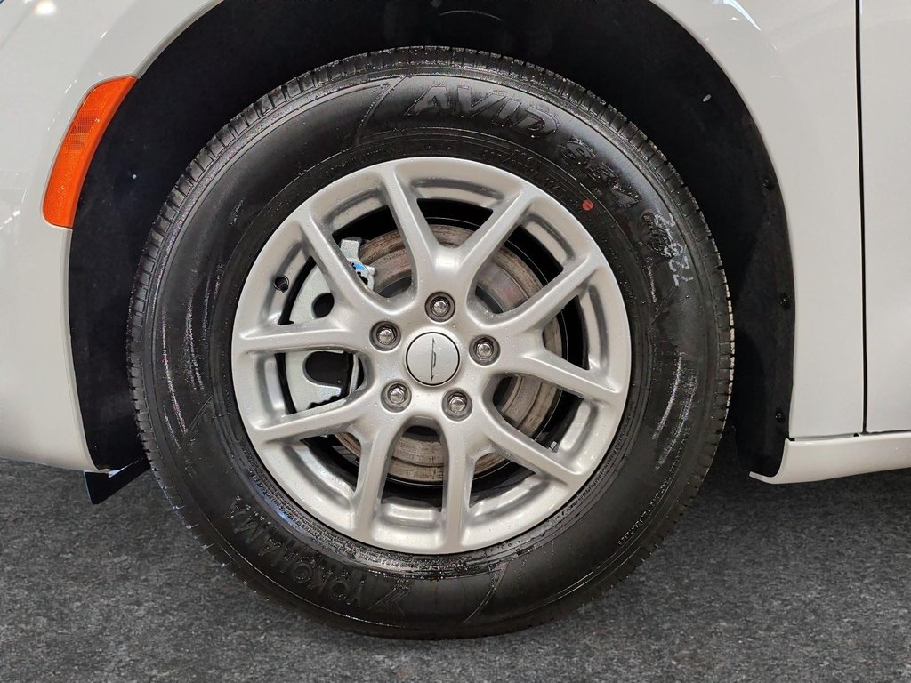 Chrysler Grand Caravan SXT 2027 à Saint-Hyacinthe, Québec - 7 - w1024h768px