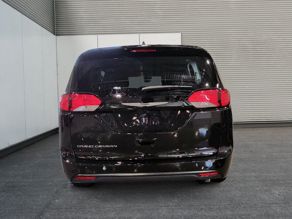 2027 Chrysler Grand Caravan SXT in Saint-Hyacinthe, Quebec - 3 - w1024h768px