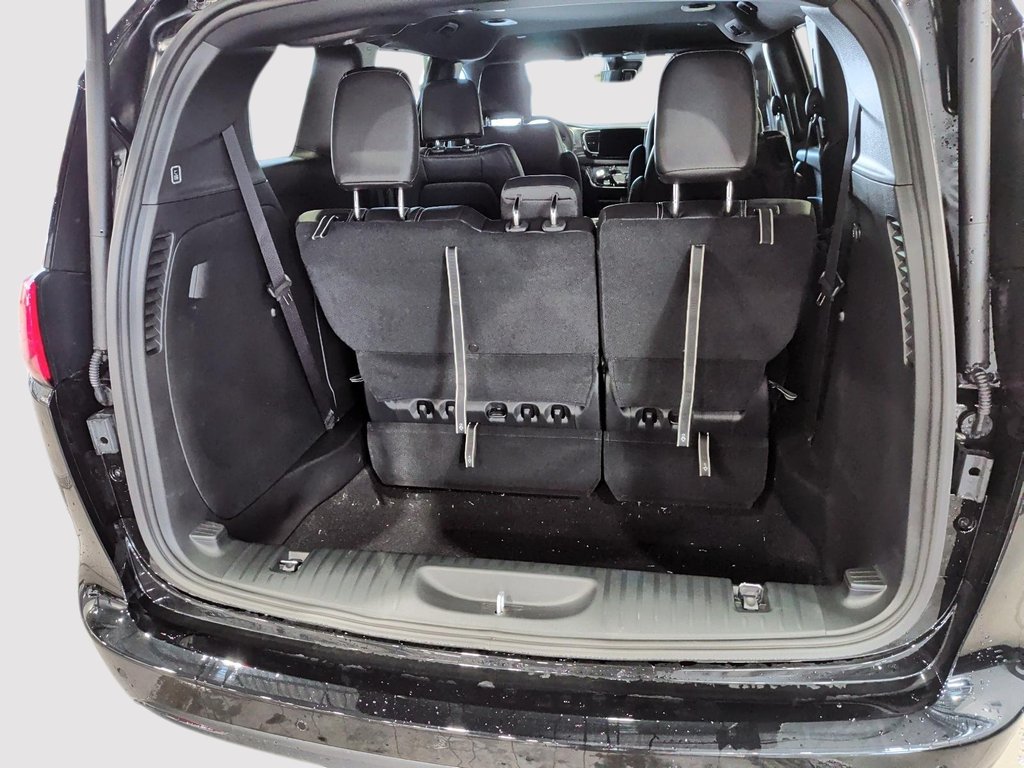 2027 Chrysler Grand Caravan SXT in Saint-Hyacinthe, Quebec - 6 - w1024h768px