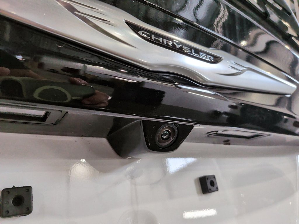 2027 Chrysler Grand Caravan SXT in Saint-Hyacinthe, Quebec - 15 - w1024h768px