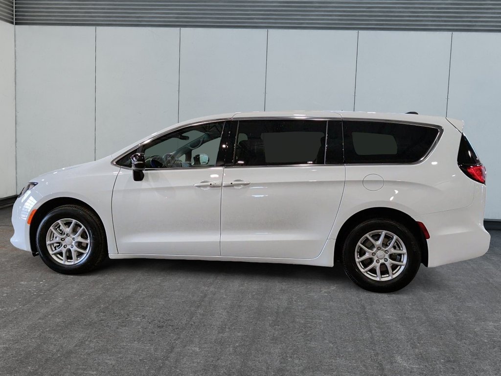 Chrysler Grand Caravan SXT 2027 à Saint-Hyacinthe, Québec - 5 - w1024h768px