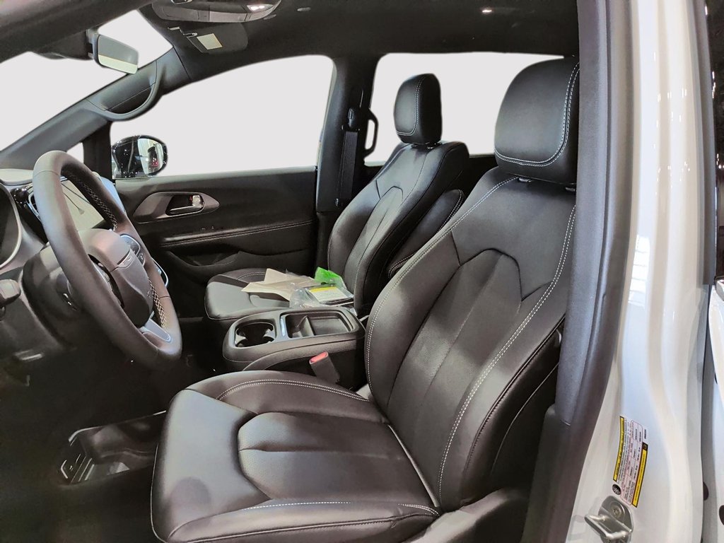Chrysler Grand Caravan SXT 2027 à Saint-Hyacinthe, Québec - 8 - w1024h768px