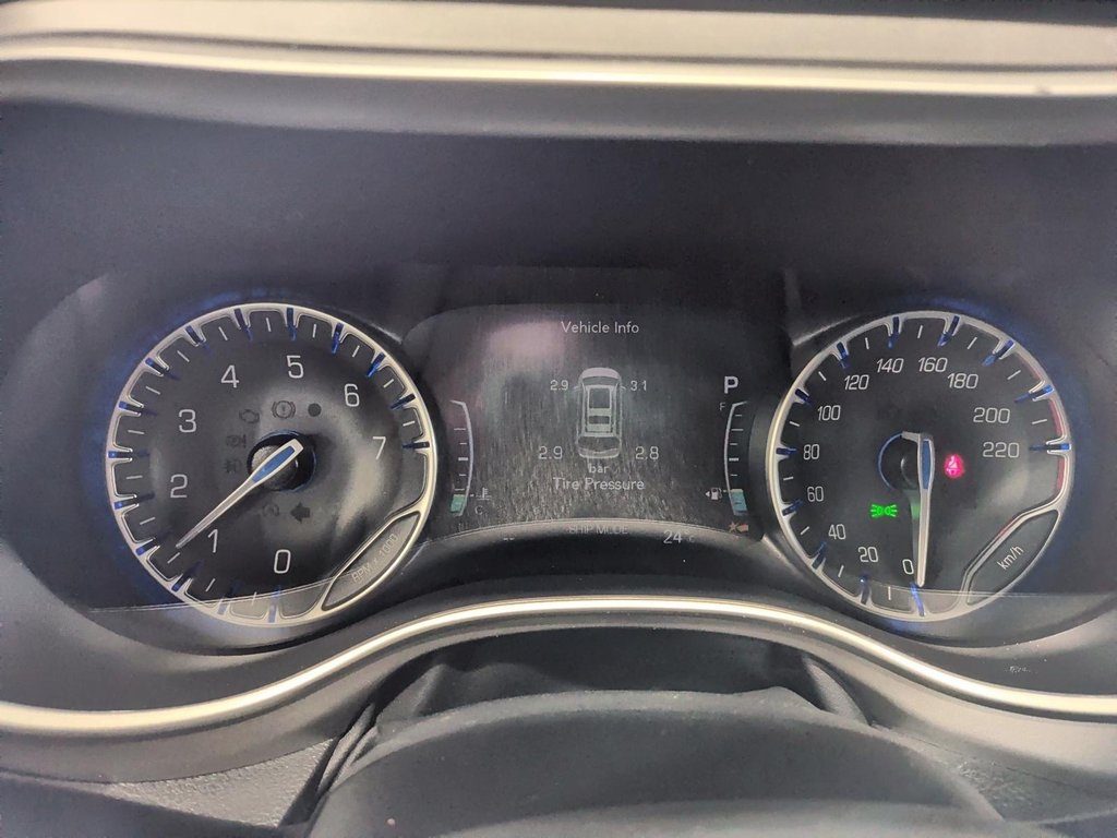 2027 Chrysler Grand Caravan SXT in Saint-Hyacinthe, Quebec - 12 - w1024h768px