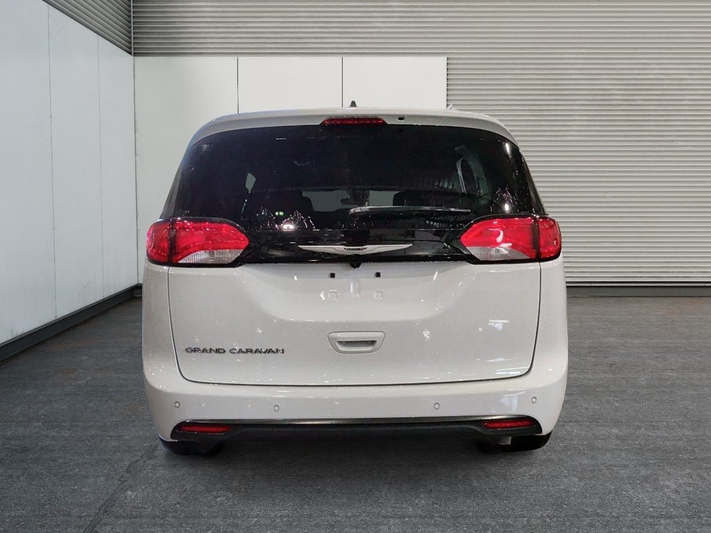 2027 Chrysler Grand Caravan SXT in Saint-Hyacinthe, Quebec - 3 - w1024h768px