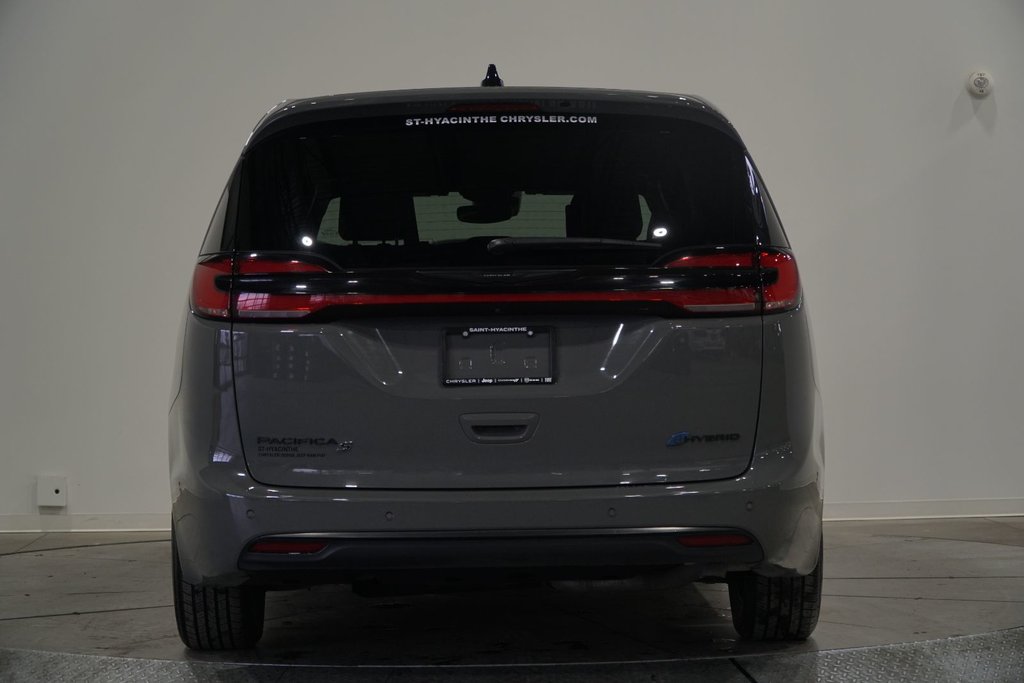 2023  Pacifica Hybrid Limited in Saint-Hyacinthe, Quebec - 5 - w1024h768px