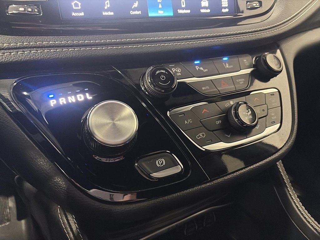 Chrysler Pacifica Hybrid Premium S Appearance 2024 à Saint-Hyacinthe, Québec - 15 - w1024h768px