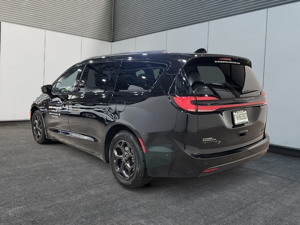 Chrysler Pacifica Hybrid Premium S Appearance 2024 à Saint-Hyacinthe, Québec - 4 - w1024h768px