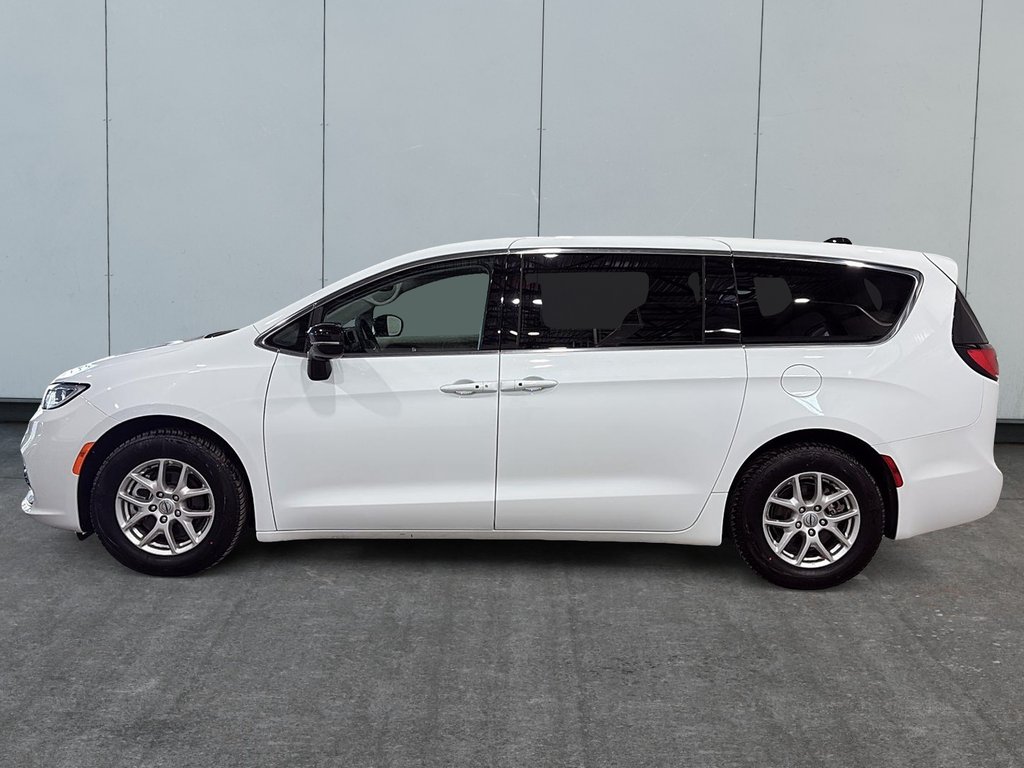 2024 Chrysler Pacifica Touring-L-4