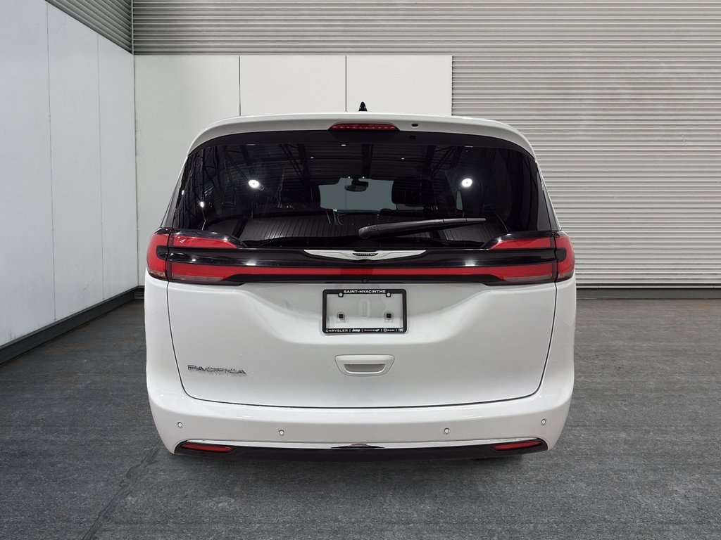 2024 Chrysler Pacifica Touring-L-2