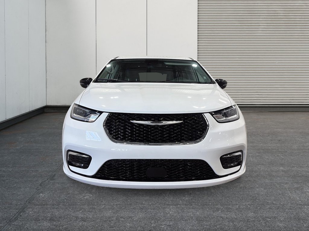2024 Chrysler Pacifica Touring-L-1