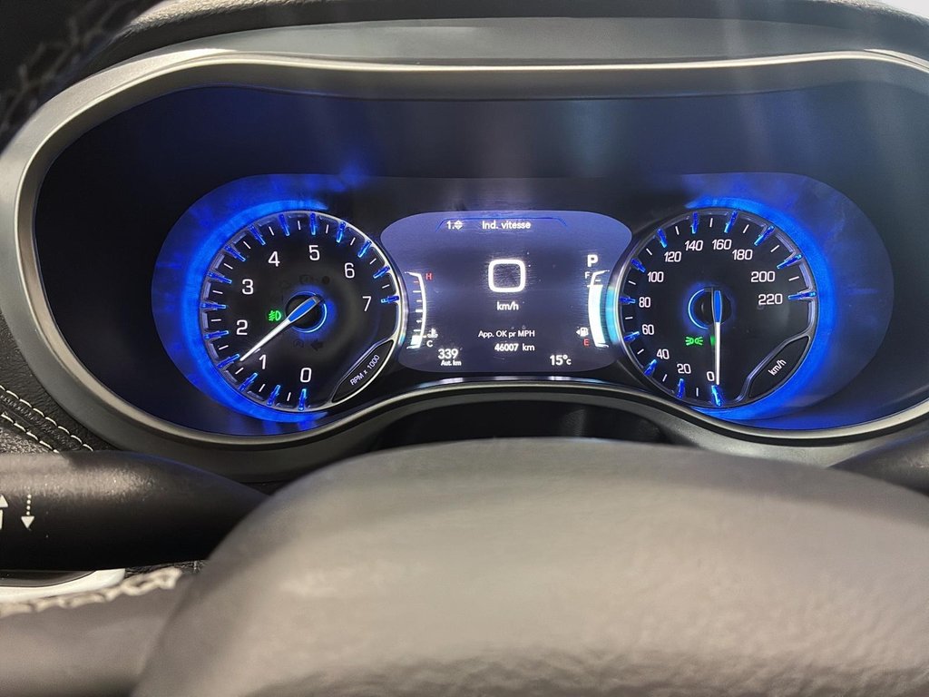 2024 Chrysler Pacifica Touring-L Apparence S in Saint-Hyacinthe, Quebec - 12 - w1024h768px