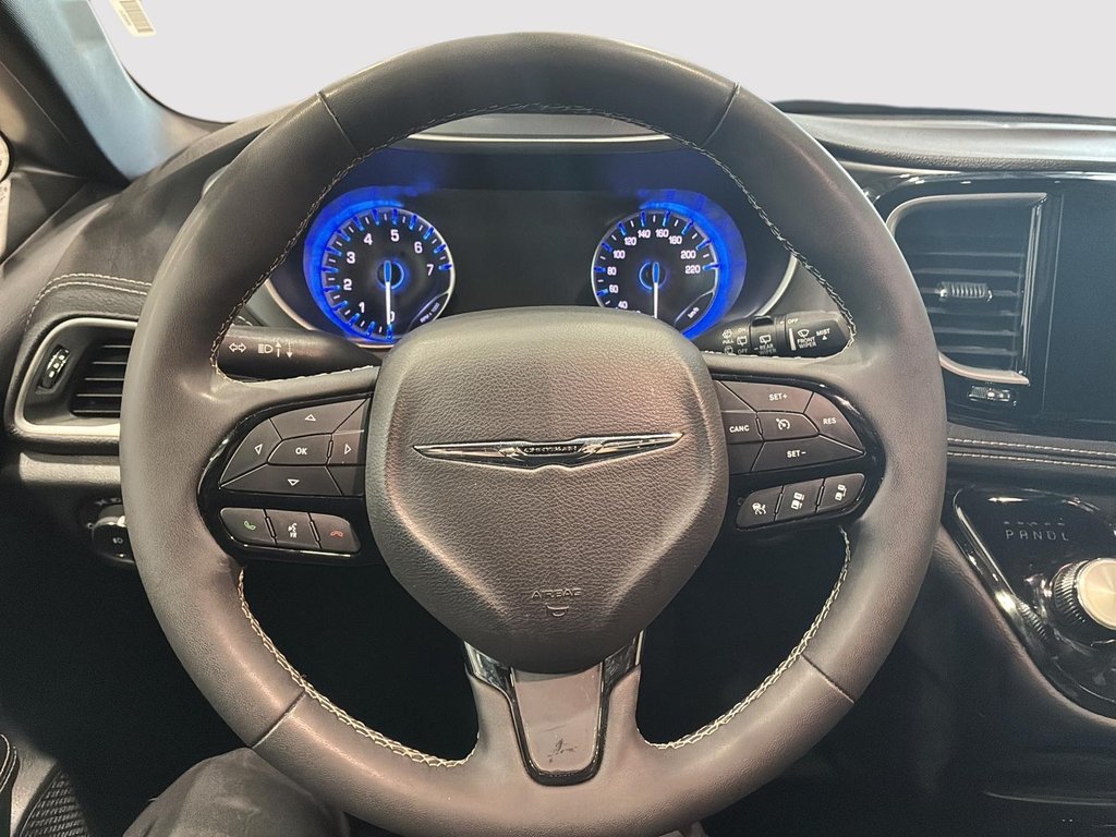 2024 Chrysler Pacifica Touring-L Apparence S in Saint-Hyacinthe, Quebec - 11 - w1024h768px