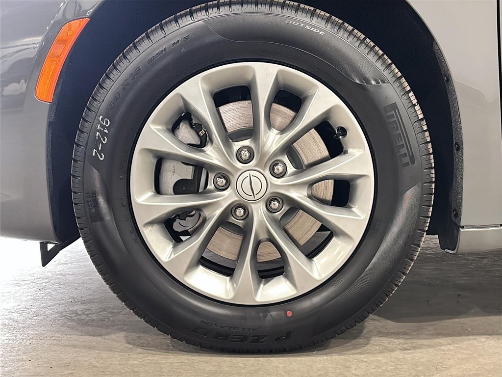 2025 Chrysler Pacifica SELECT AWD in Saint-Hyacinthe, Quebec - 6 - w1024h768px