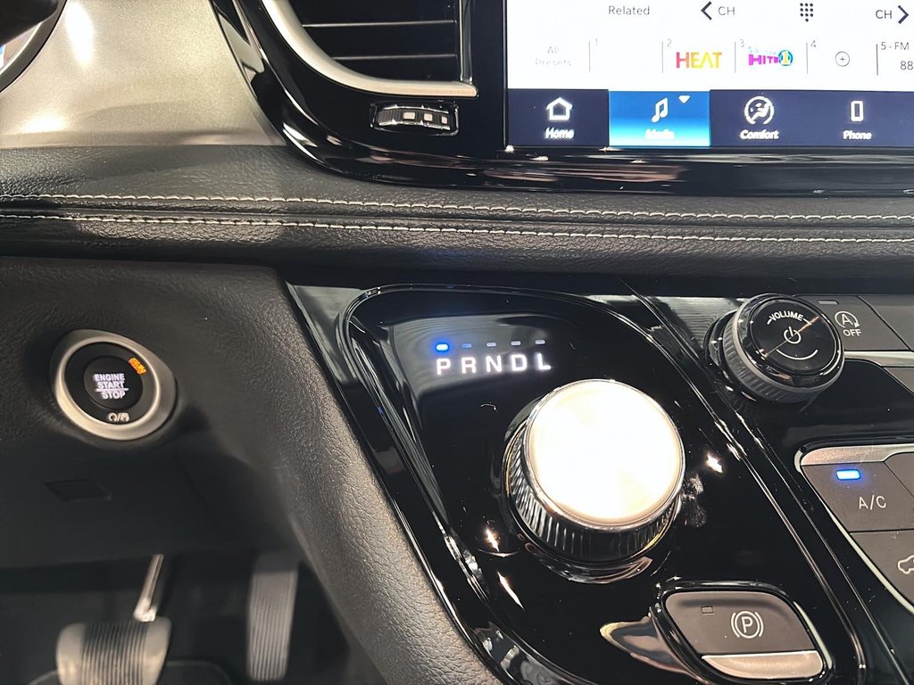 2025 Chrysler Pacifica SELECT AWD in Saint-Hyacinthe, Quebec - 12 - w1024h768px