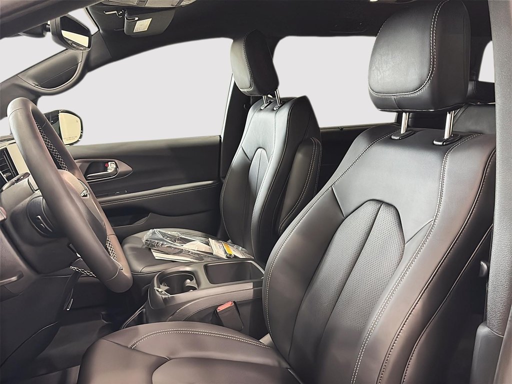 2025 Chrysler Pacifica SELECT AWD in Saint-Hyacinthe, Quebec - 7 - w1024h768px