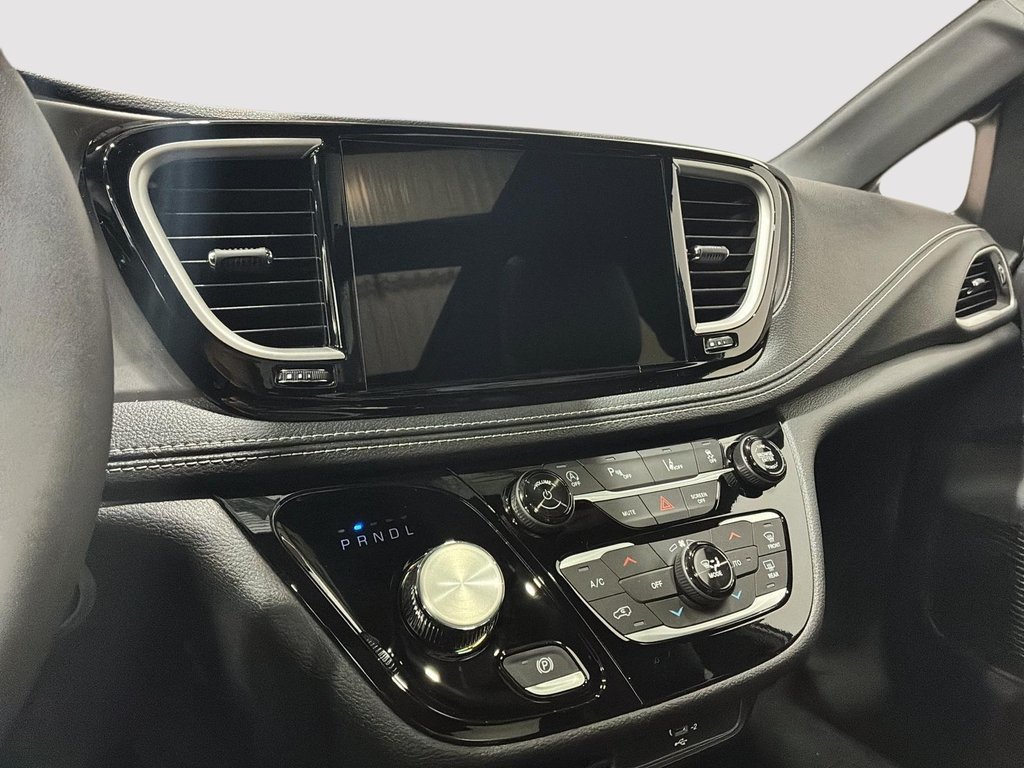 Chrysler Pacifica SELECT AWD 2026 à Saint-Hyacinthe, Québec - 15 - w1024h768px