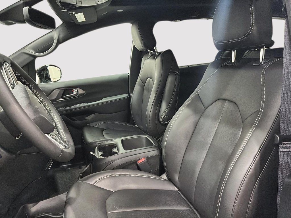 Chrysler Pacifica SELECT AWD 2026 à Saint-Hyacinthe, Québec - 8 - w1024h768px