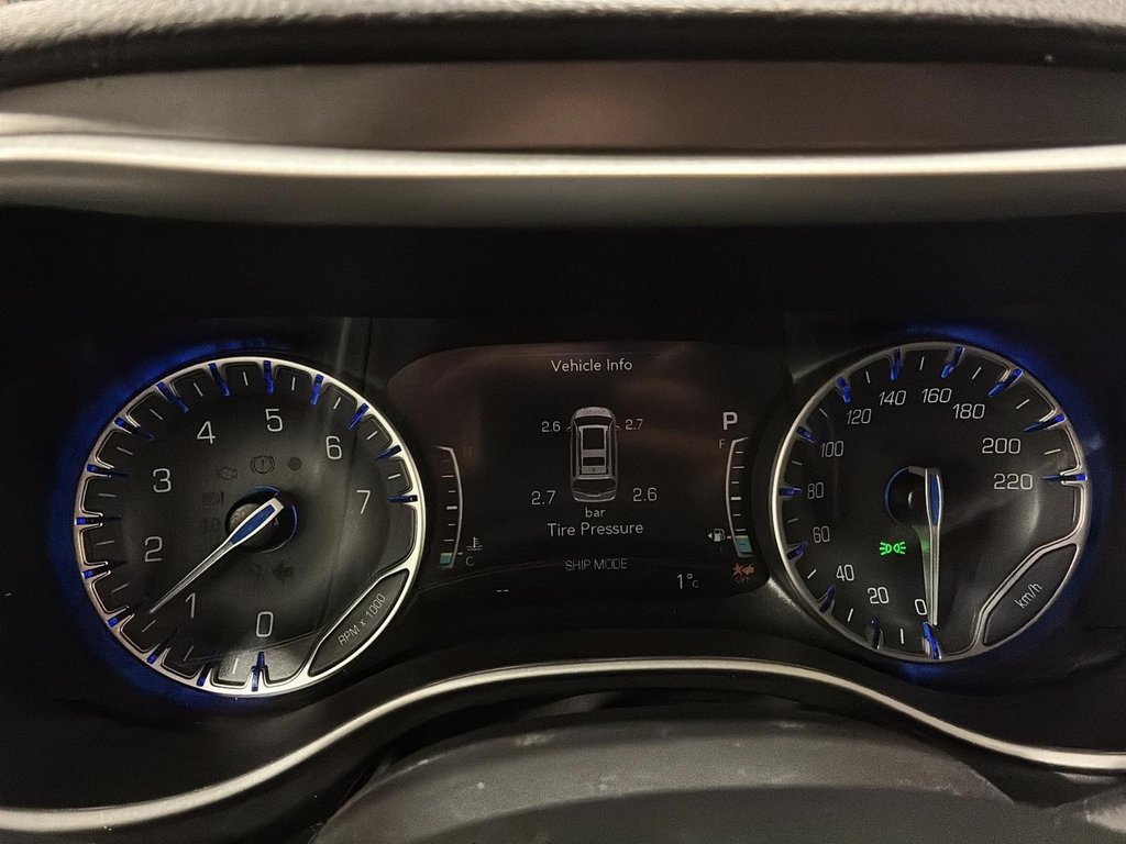 Chrysler Pacifica SELECT AWD 2026 à Saint-Hyacinthe, Québec - 12 - w1024h768px