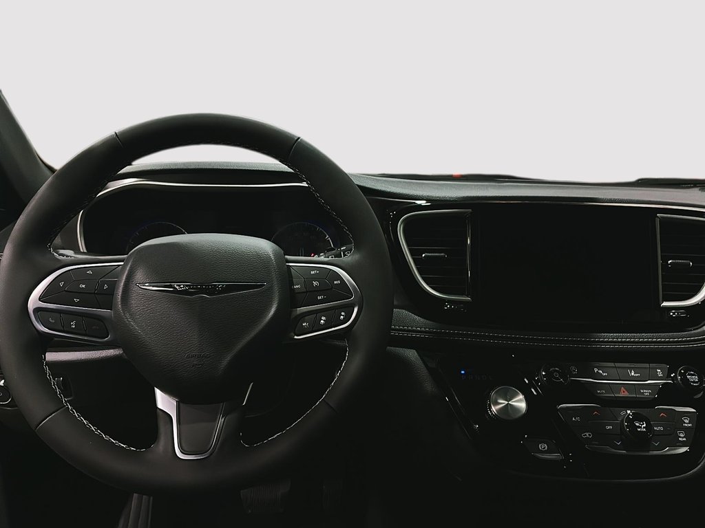 Chrysler Pacifica SELECT AWD 2026 à Saint-Hyacinthe, Québec - 9 - w1024h768px