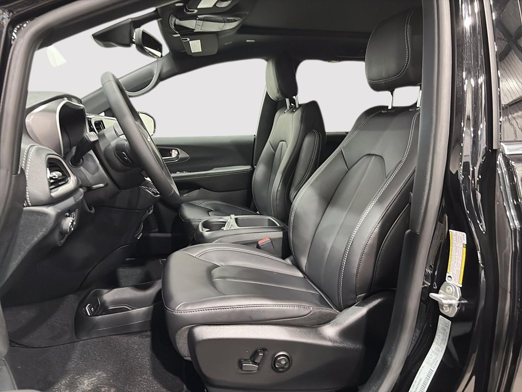 Chrysler Pacifica SELECT AWD 2026 à Saint-Hyacinthe, Québec - 8 - w1024h768px
